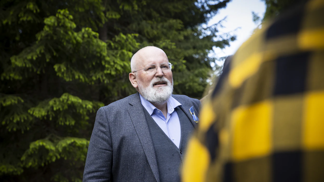 Komission varapuheenjohtaja Frans Timmermans vastaa komission ajamasta Vihreästä siirtymästä. Siihen liittyy muun muassa metsien ennallistamisesitys.