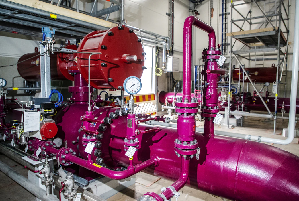 Maakaasu on Saksan paperiteollisuuden tärkein energianlähde. Kuvassa on Suomen ja Viron välinen Balticconnector -kaasuputki.
