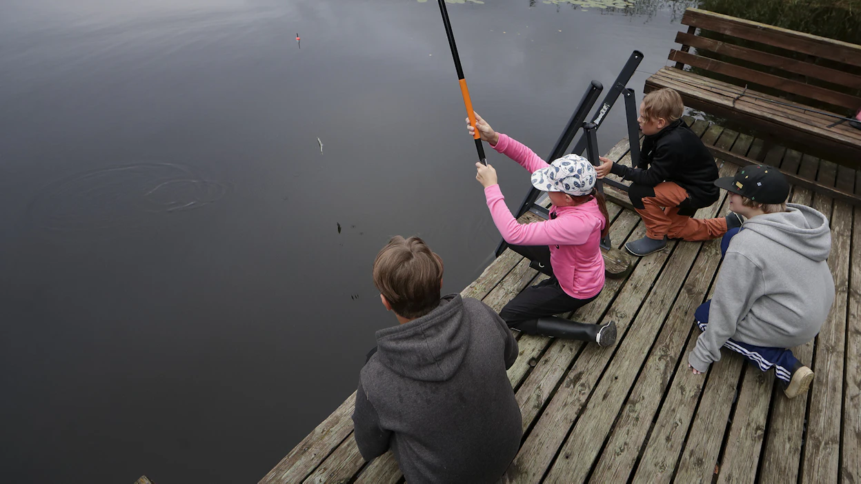 Kestävän kalastuksen taidot halutaan kampanjan avulla siirtää myös seuraaville sukupolville.