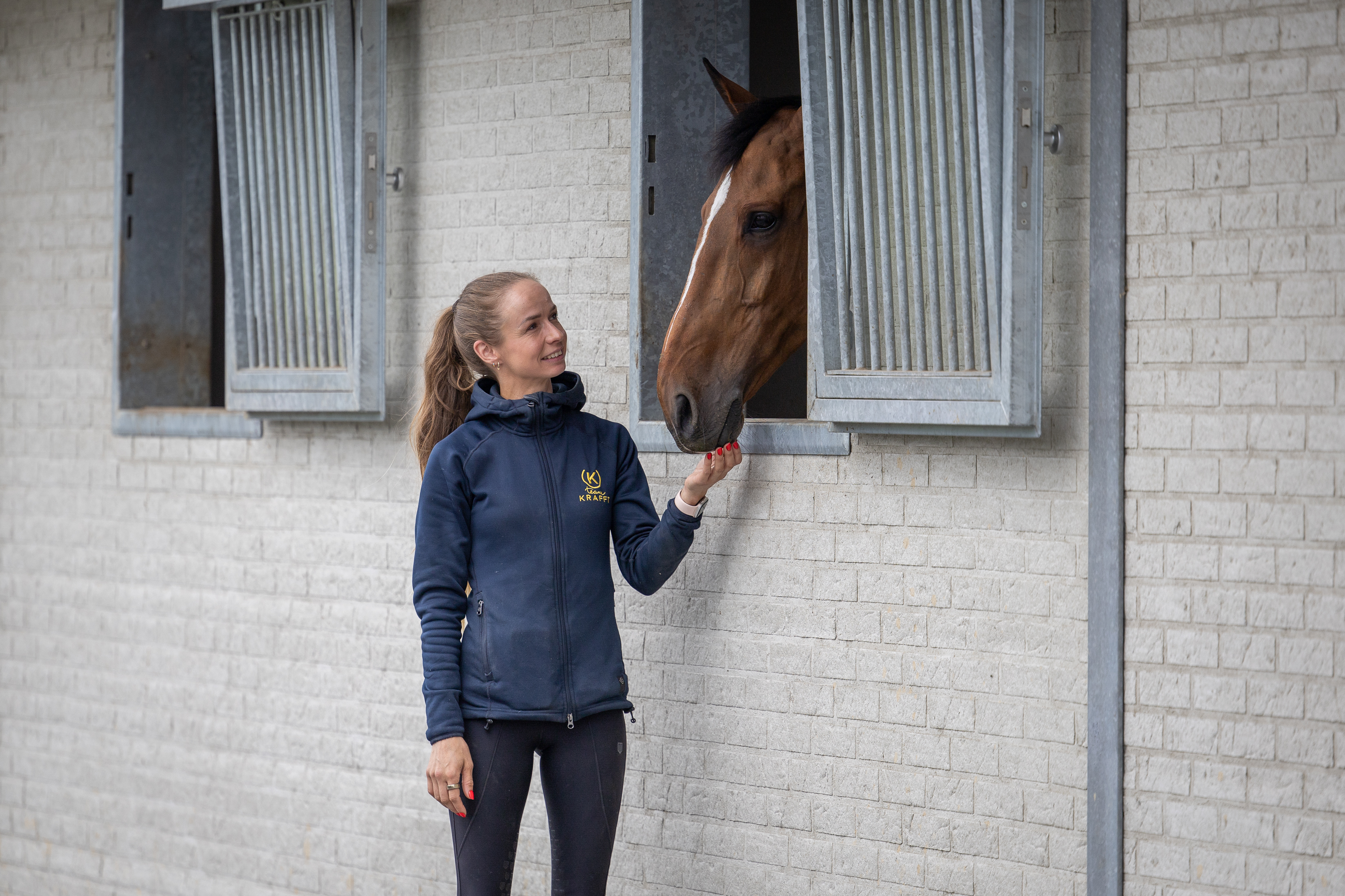 Anna-Julia Kontio ja Espanjassa kaksi sijoitusta ottanut Jay Jay van de Mottelhoeve. 