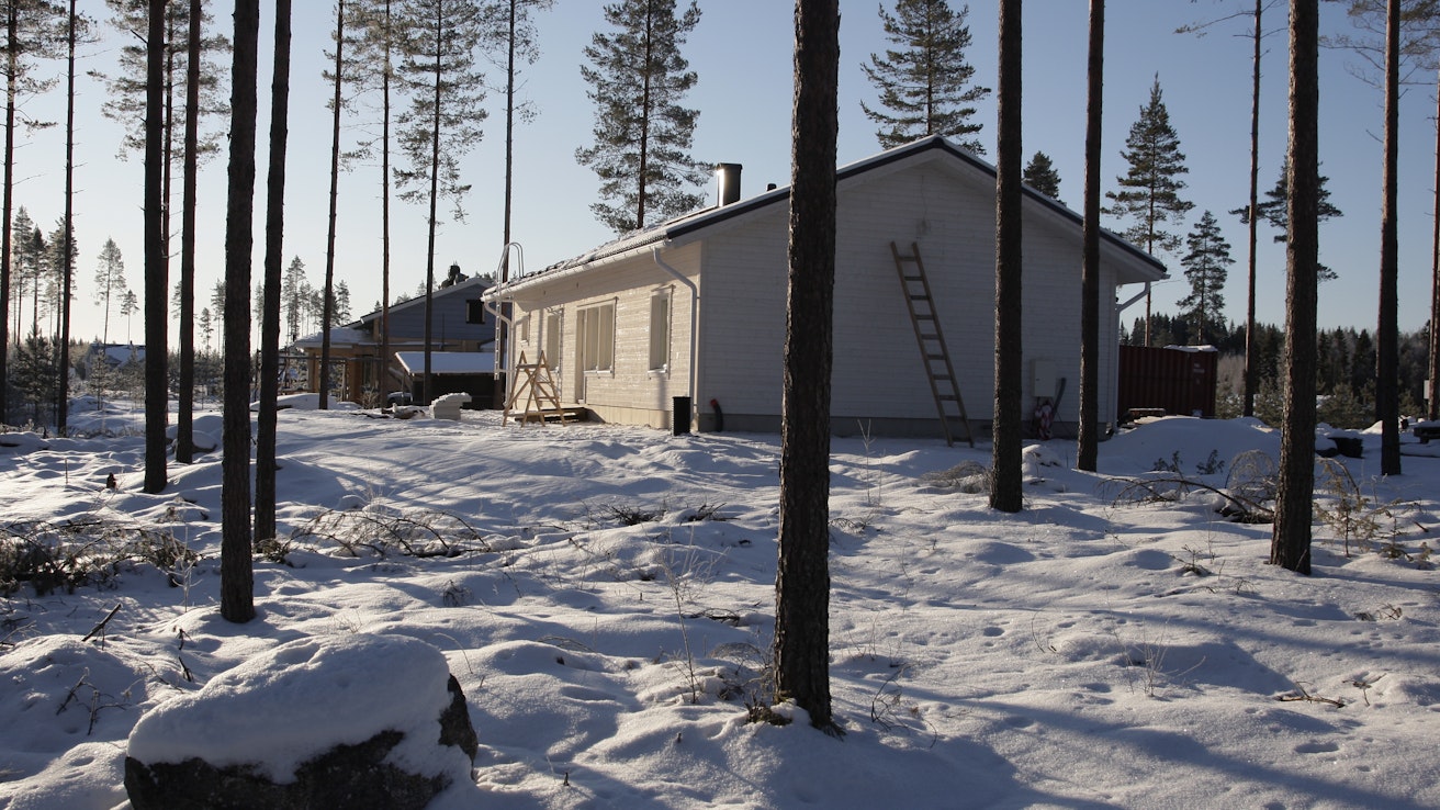 Esko Järvenpään mielestä omassa kodissa asumisesta on tullut monelle liian kallista.