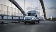 Hyundain ja Ivecon yhteistyö syvenee, kun vetyprojektien lisäksi Hyundai toimittaa Ivecolle täyssähköisen yleisalustan. Lanseeraus tapahtuu tulevana syksynä. Odotettavissa on myös muita tuotelanseerauksia 0-päästöisten mallien osalta.