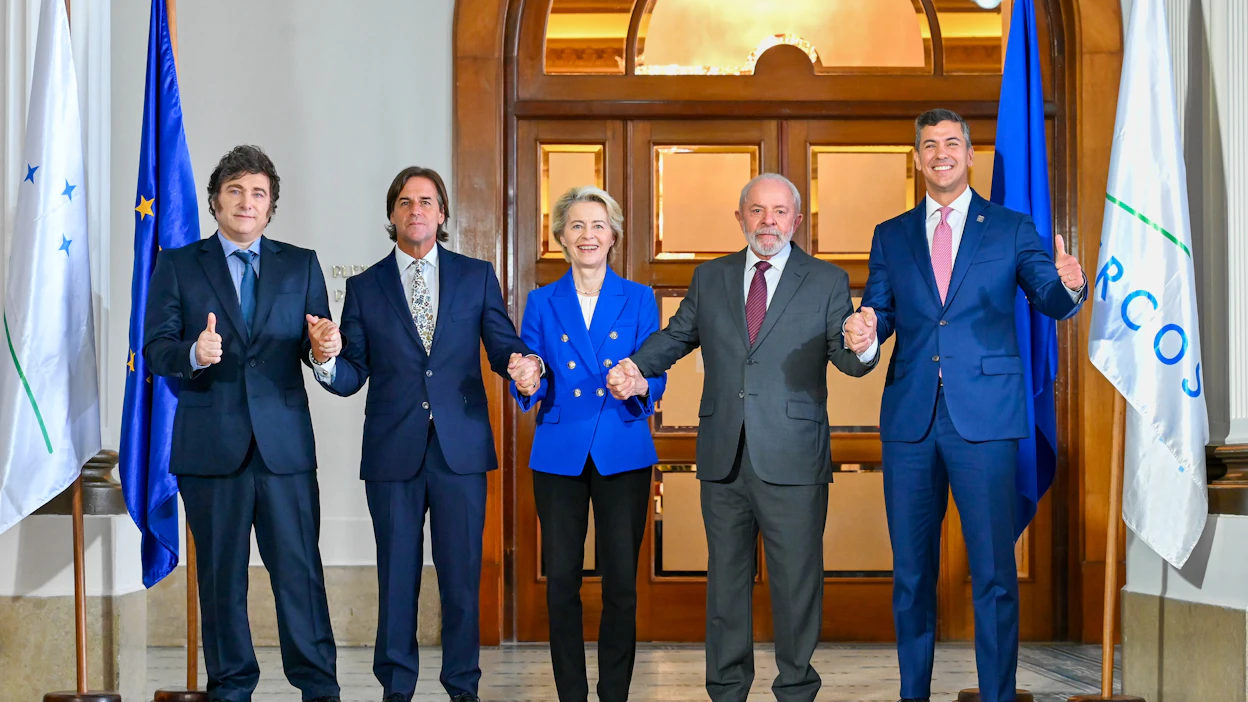 EU-komission puheenjohtaja Ursula von der Leyen allekirjoitti vapaakauppasopimuksen Etelä-Amerikan Mercosur-maiden johtajien kanssa perjantaina.