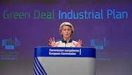 EU-komission puheenjohtaja Ursula von der Leyen antoi keskiviikkona lisävalotusta siihen, millä eväillä Euroopan saisi komission mielestä pidettyä kilpailukykyisenä. LEHTIKUVA/AFP. 