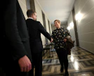 Keskustan puheenjohtaja Annika Saarikko kertoo luvanneensa hallitustunnustelija Petteri Orpolle (kok.), että tuleva hallitus saa oppositiosta keskustan tuen kaikille järkeville esityksille. LEHTIKUVA / Antti Aimo-Koivisto. 