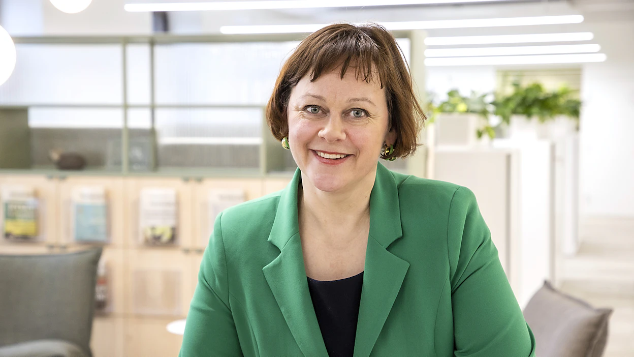 Metsäteollisuus ry:n toimitusjohtaja Paula Lehtomäki sanoo, että sähköistämistuen jatko on saanut kysymysmerkin.