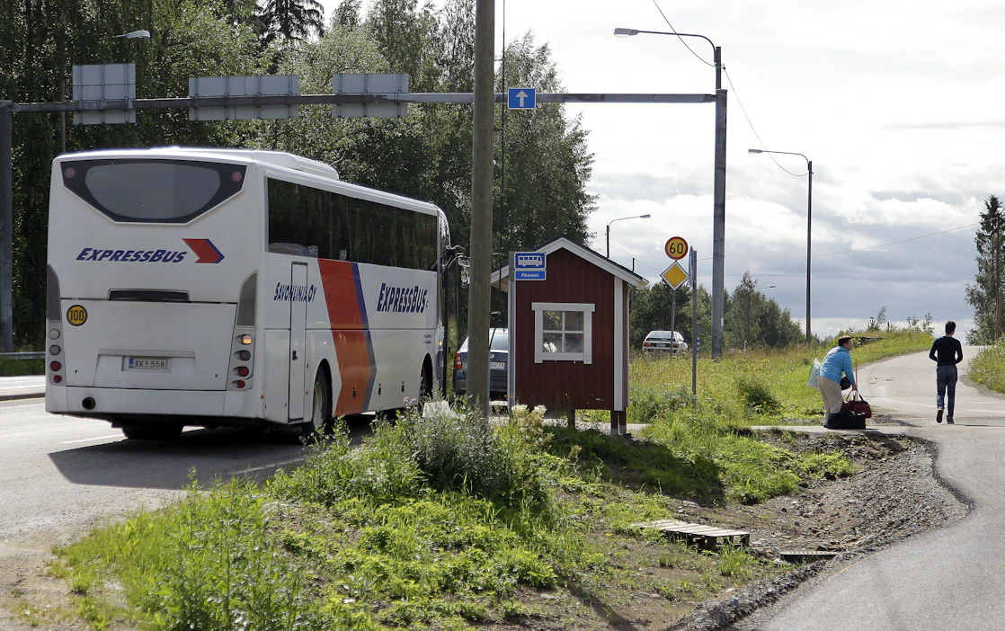 Kirjoittaja puhuu bussiliikenteen kehittämisen puolesta. Raideliikenne ei ole ainoa vihreä valinta liikenteessä.