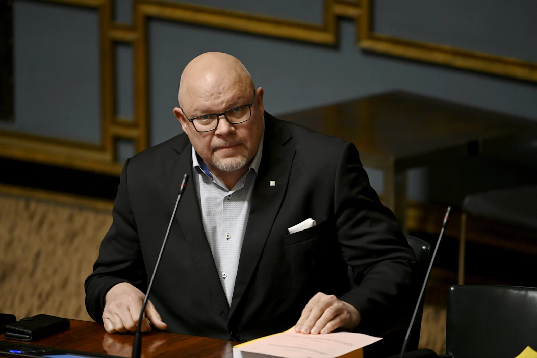 Entisen kansanedustajan Ano Turtiaisen mukaan turvapaikan saaminen on "historiallinen juttu". LEHTIKUVA / Emmi Korhonen.