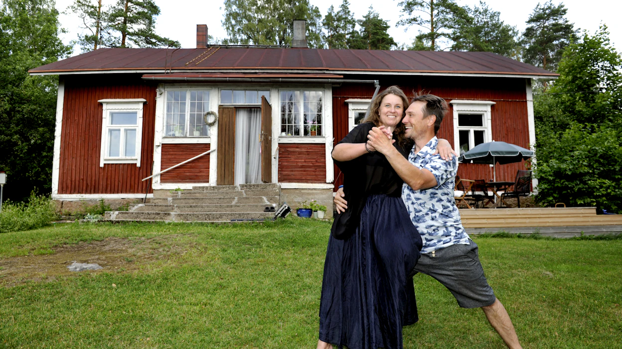 Katja Koukkula ja Jussi Väänänen löysivät unelmiensa kesäpaikan muutama vuosi sitten.