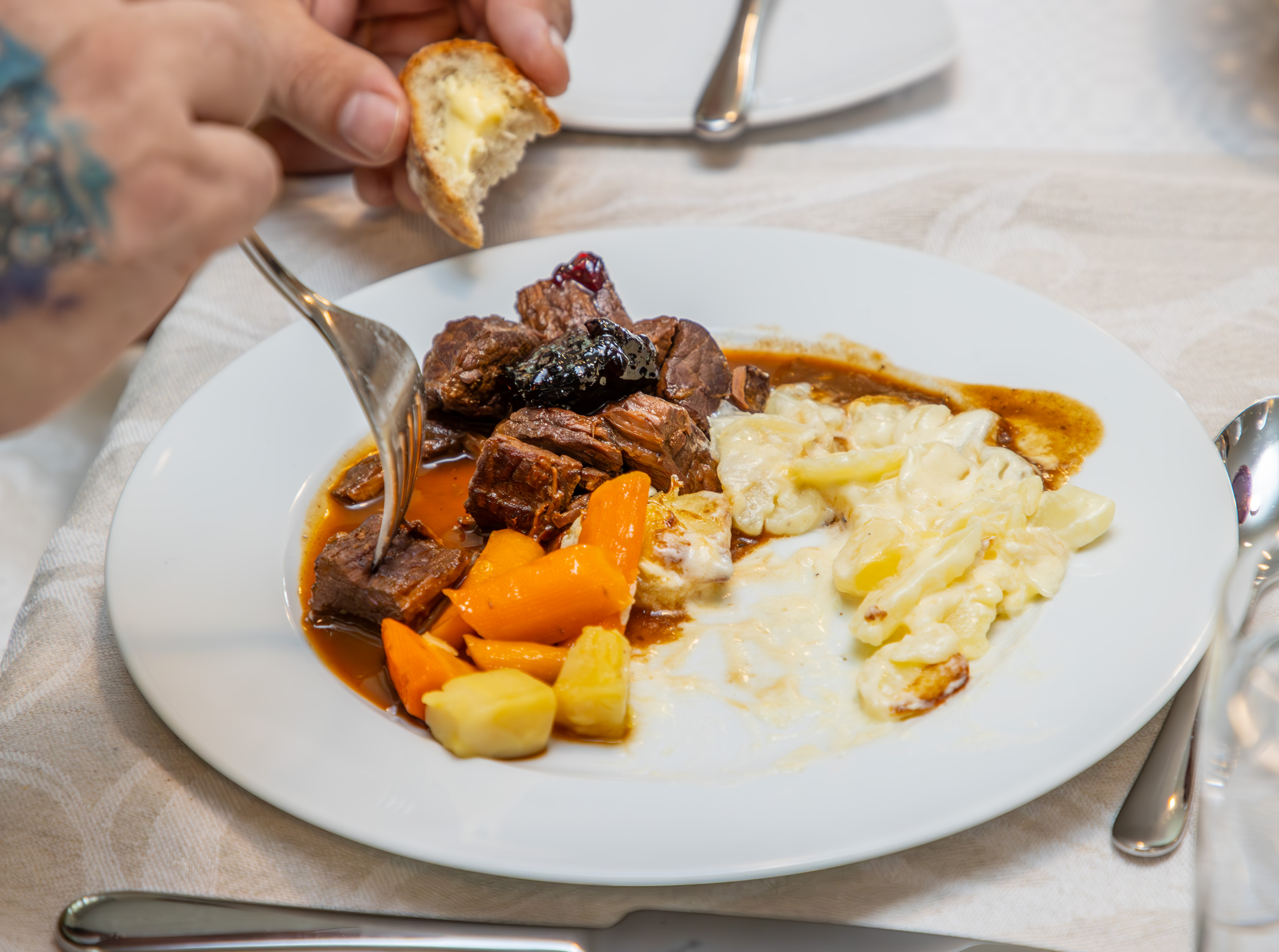 Noin joka neljäs kertoo vähentävänsä punaisen lihan syöntiä ensi vuonna