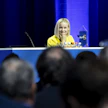 Riikka Purra sai taputuksien kera jatkokauden puolueen puheenjohtajana.