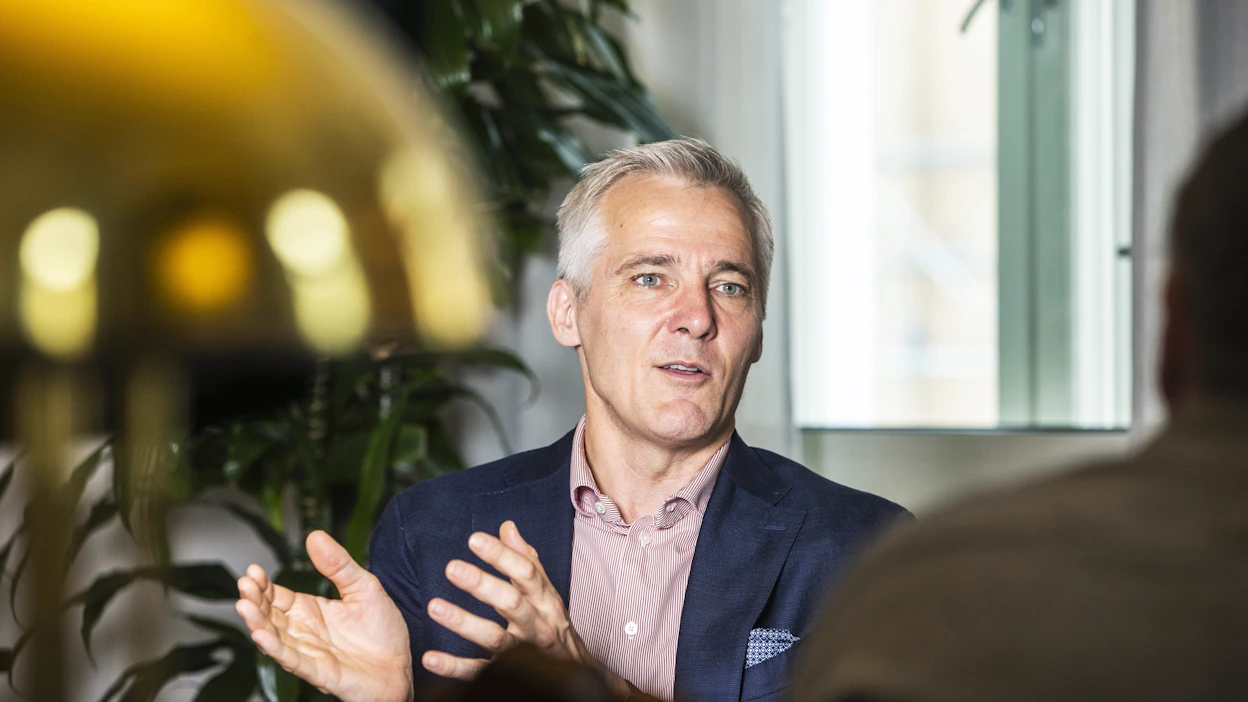 RKP:n puheenjohtaja Anders Adlercreutz pitää ruokakaupan keskittymistä ongelmana.