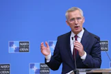 Naton pääsihteeri Jens Stoltenberg sanoo, ettei Venäjän tule hyökätä Zaporizhzhjan voimalaitokselta, sen ei pitäisi hyökätä voimalaitokseen ja sen tulisi vetää joukkonsa sieltä pois. LEHTIKUVA/AFP. 