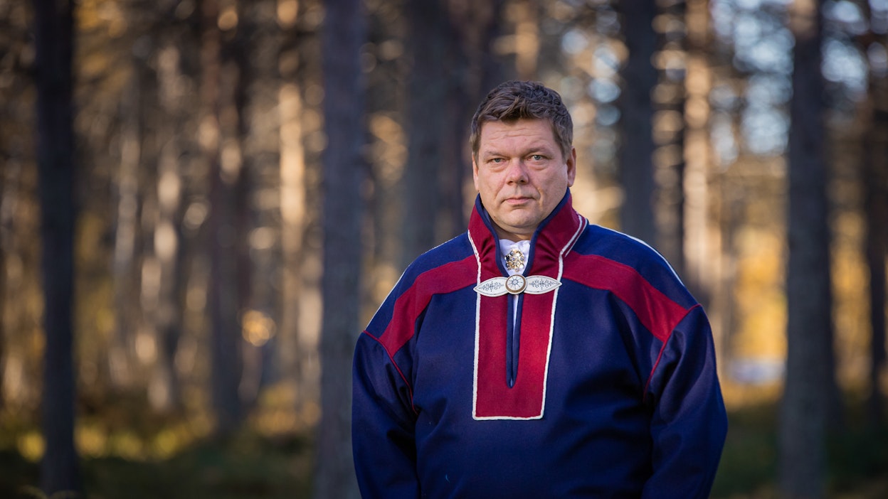 Saamelaiskäräjien 2. varapuheenjohtaja Leo Aikion mukaan kohonneet kustannukset korostuvat erityisesti saamelaisten kotiseutualueen paliskunnissa, joissa poronhoito perustuu jatkuvaan paimennukseen ja välimatkat ovat pitkiä.