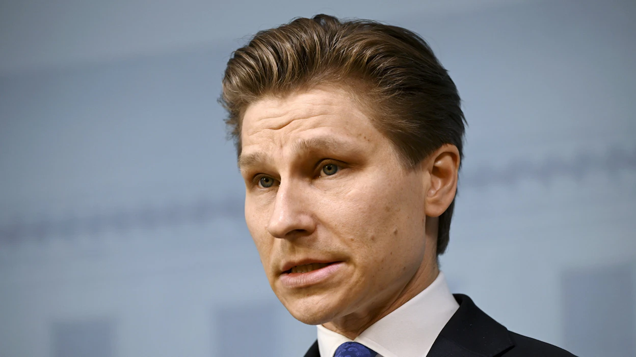 Puolustushallinto voi tarvittaessa hoitaa miinojen valmistusprosessin vaikka itse, sanoo puolustusministeri Häkkänen
