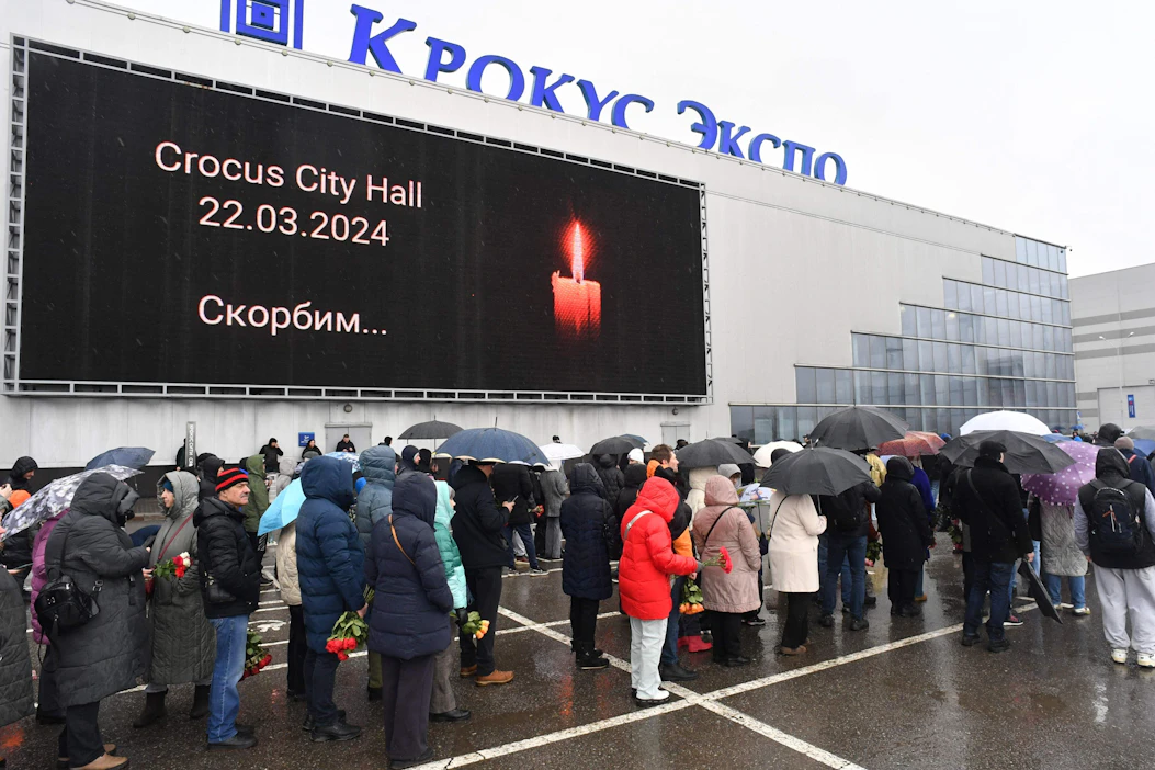 Terroristit hyökkäsivät perjantaina Crocus City Hall -konserttisalirakennukseen Moskovan lähialueella. LEHTIKUVA/AFP.