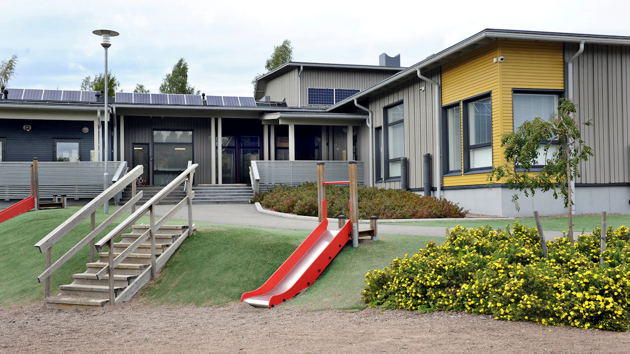 Lehtomäen päiväkoti Kouvolassa on lähivuosina valmistuneita puisia julkisia rakennuksia.