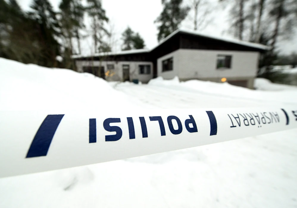 Neljä ihmistä löydettiin maanantaina kuolleena omakotitalosta Kirkkonummella, poliisi kertoo. LEHTIKUVA / Vesa Moilanen .