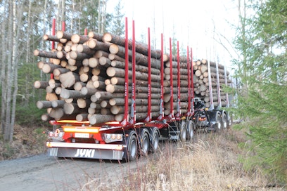 Yksityistiet ovat merkittävä palanen huoltovarmuusketjussa sekä kotimaisen puun kuljetuksissa metsäteollisuudelle ja energian tuotantoon.