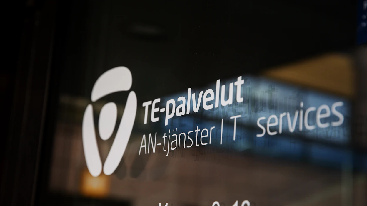 Sekä työllisten että työttömien määrä nousi vuoden takaiseen verrattuna elokuussa.