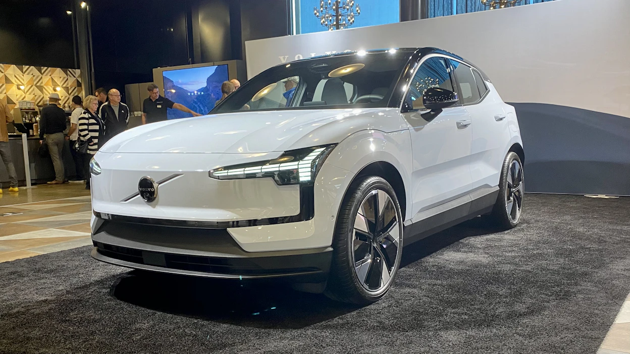Uuden Volvo EX30:n materiaaleista entistä suurempi osa on kiertotalouteen sopivia.