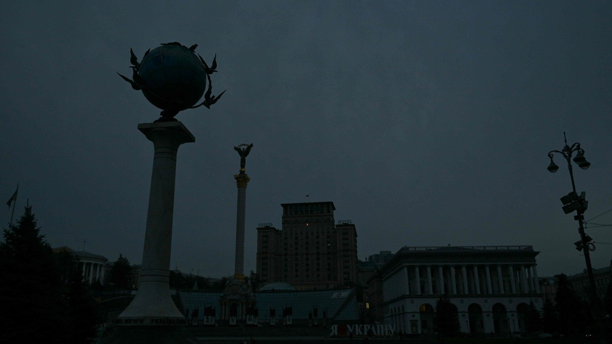 Kiovan pormestarin Vitali Klitshkon mukaan Venäjän iskut ovat aiheuttaneet muun muassa sähkökatkoja kaupungissa. Kuva on otettu 24.lokakuuta. LEHTIKUVA/AFP. 