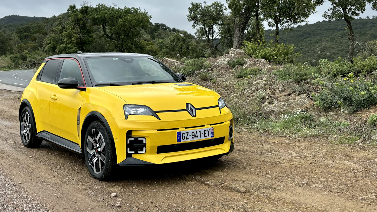 Täyssähköinen Renault 5 tarjoaa selkeän ja houkuttelevasti hinnoitellun vaihtoehdon pienelle polttomoottoriautolle.
