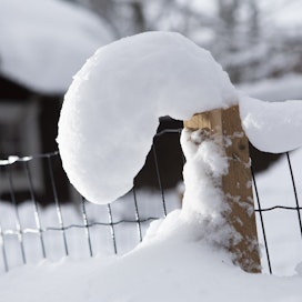 Tiistaina lunta kertyy maan etelä- ja keskiosassa 2–8 senttimetriä.