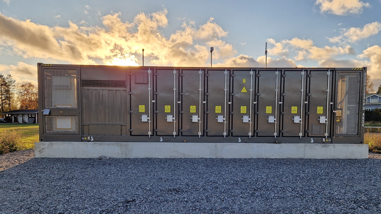 Sähkövarastoissa käytetään tyypillisesti konttirakennetta. Kuvituskuva.