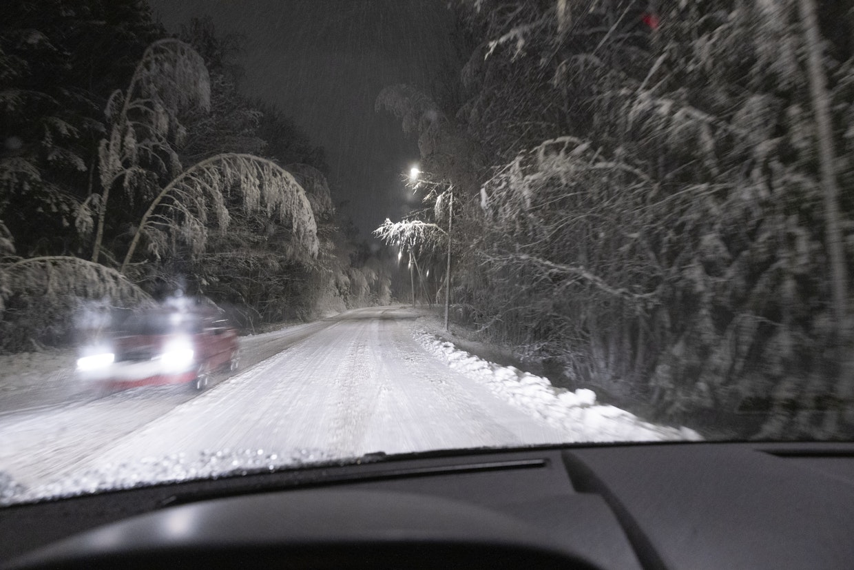 Pimeys vaikeuttaa talviliikennettä entisestään.