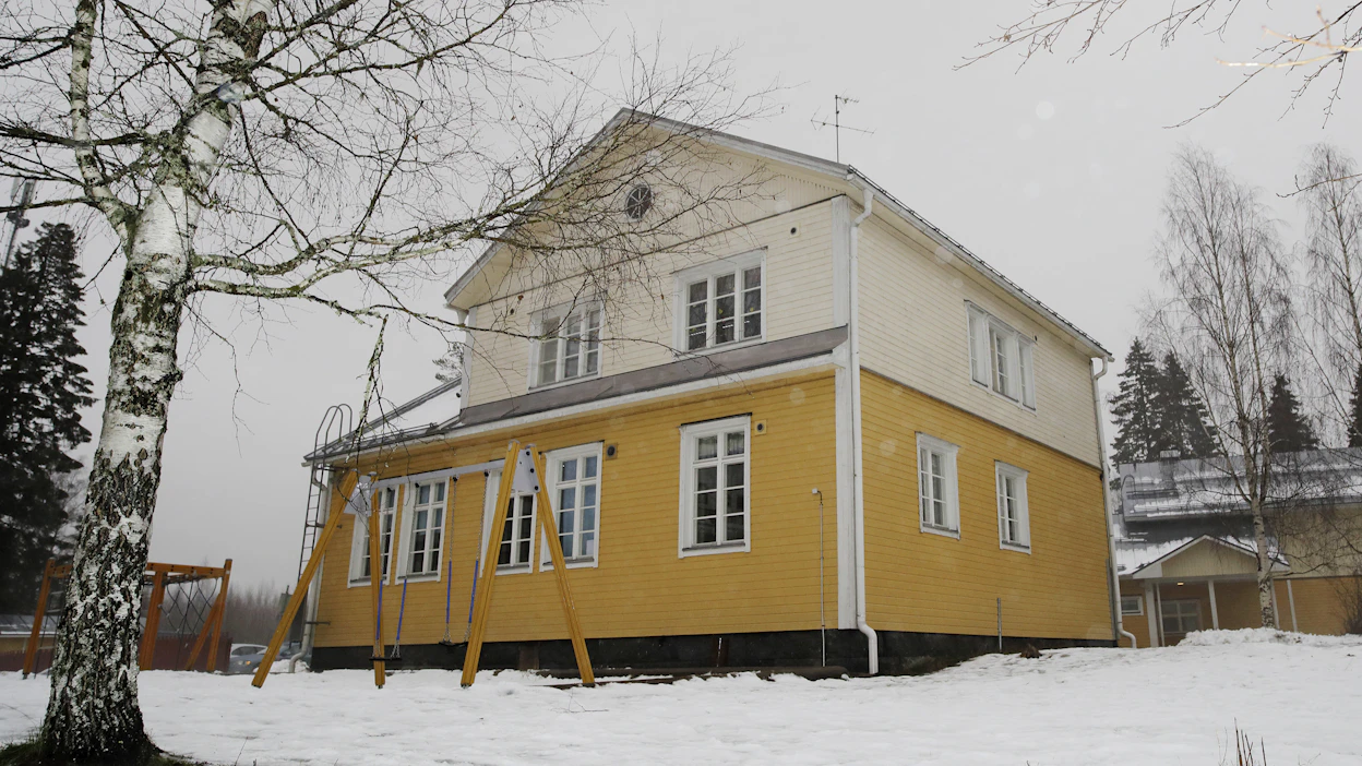 Saarenmaan koulu Jyväskylässä on yksi monista lakkautustuomion saaneista maaseudun opinahjoista.