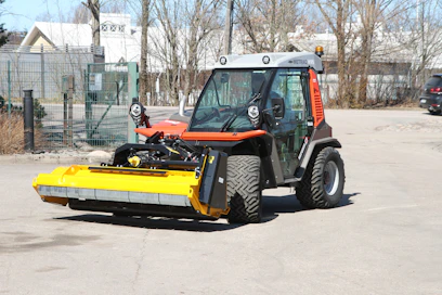  ”Tractor of the Year” -palkinnon saanut Reform Metrac sai tuomaristolta kehuja monipuolisuudesta, rinnetyökyvystä sekä ohjaamomukavuudestaja turvallisuudesta.