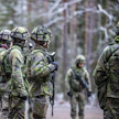 Varusmiehiä harjoituksissa. Kuvituskuva.