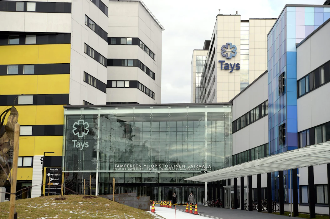 Taysin sairaaloissa vuodepaikat ovat täyttyneet poikkeuksellisen monista jatkohoitopaikkaa odottavista potilaista. LEHTIKUVA / ANTTI AIMO-KOIVISTO.