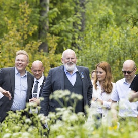 Maa- ja metsätalousministeri Antti Kurvisella (vasemmalla) oli viime kesänä hymy herkässä, kun EU-komission varapuheenjohtaja, tiukasta ympäristö- ja ilmastolinjastaan tunnettu Frans Timmermans vieraili Suomessa.