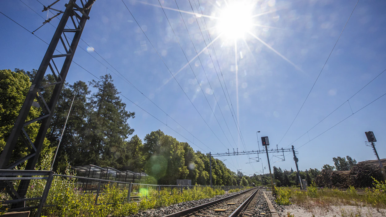 Suomalaisista 64 prosenttia hautaisi lopullisesti Länsirata-hankkeen eli Turun tunnin junan, kertoi MT-kysely kesäkuun lopulla.