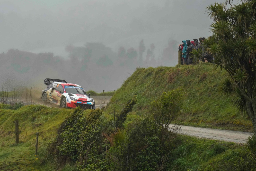 Rovanperä saattaa sunnuntaina varmistaa MM-sarjan voiton. LEHTIKUVA/AFP.