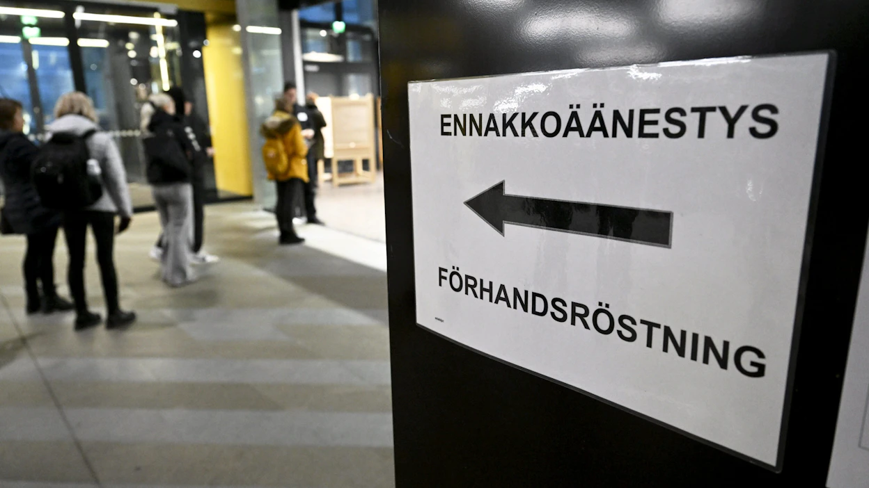 Maanantai-iltaan mennessä lähes 1,7 miljoonaa suomalaista oli jo käynyt äänestämässä ennakkoon presidentinvaalien toisella kierroksella. Tänään on viimeinen päivä äänestää ennen virallista vaalipäivää eli tulevaa sunnuntaita. LEHTIKUVA / VESA MOILANEN.