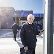 ”Ikätovereistani hyvin harva käyttää S-mobiilia, mutta he ovat silti Osuuskauppa Keskimaan jäseniä”, kertoo Esko Järvenpää.