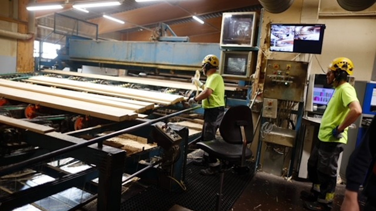 Versowoodin Otavan saha Mikkelissä sahaa pelkästään kuusta. Sen tuotannosta 90 prosenttia menee vientiin, kuten Kiinaan.