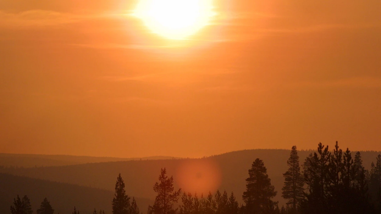 Valkeat kesäyöt ovat sellainen ihmeiden ihme, etteivät etelämpää tulevat sitä koskaan usko todeksi ennen kuin ovat sen omin silmin nähneet.