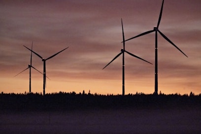 Metsähallitus kehittää sekä maa- että merituulivoimahankkeita valtion mailla.