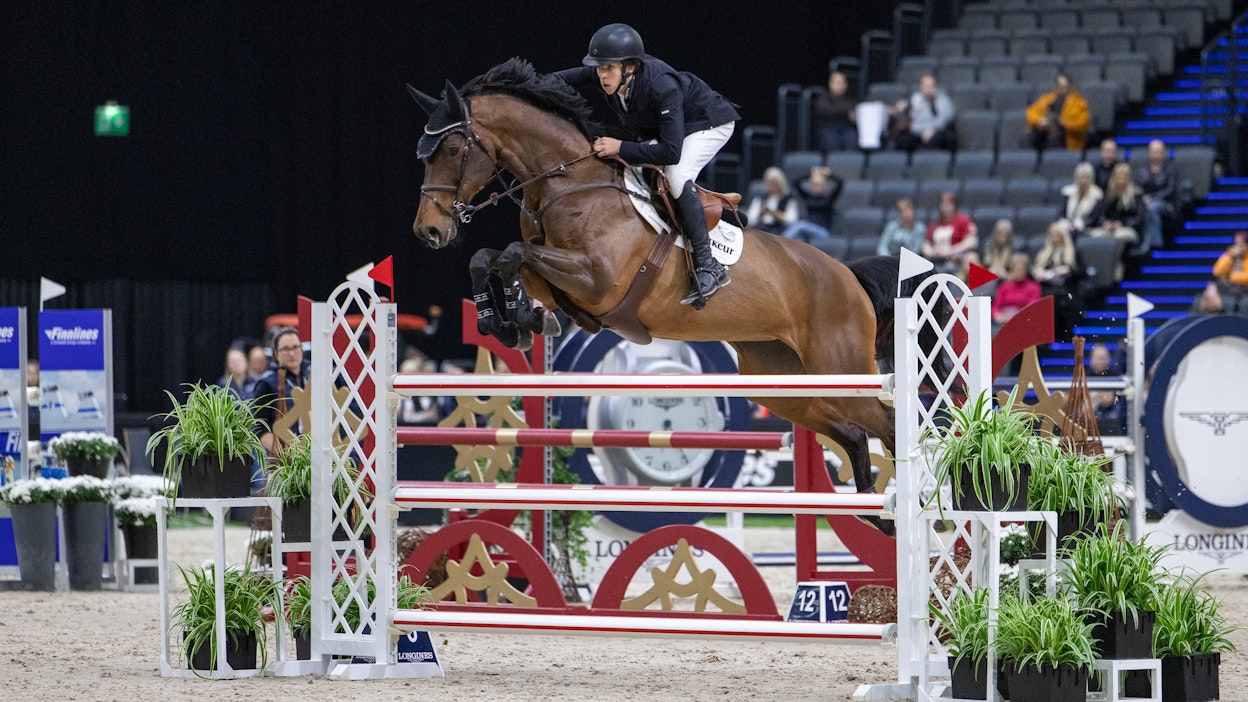 Jone Illi ja Starlight sytyttivät kotikatsomon.