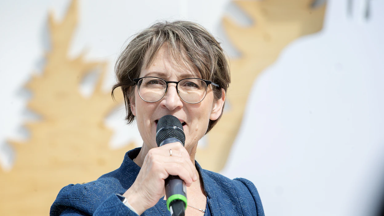 Kristillisdemokraattien todennäköisin presidenttiehdokas on puolueen pitkäaikainen puheenjohtaja, maa- ja metsätalousministeri Sari Essayah.