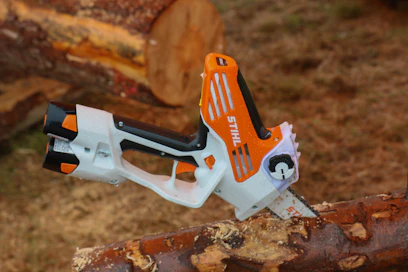 Stihl esitteli suurta suosiota saaneiden ”pistoolisahojen” mallistoon kaksiakkuisen versionsa, yksiakkuisen GTA 26 rinnalle. GTA 40 toimii kahdella Stihl AS -sarjan 10,8 V / 2,1 Ah -akulla. Leikkuukapasiteetti on noussut kolminkertaiseksi (120 leikkausta / 5 x 5 cm). Uutta oli myös GTA 26:hen saatavilla oleva jatkovarsi, millä se muuttuu 1,5 m pituiseksi oksasahaksi.