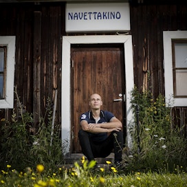 On yli 20 vuotta, kun Matti Kakko perusti kavereidensa kanssa navettaan elokuvateatterin.