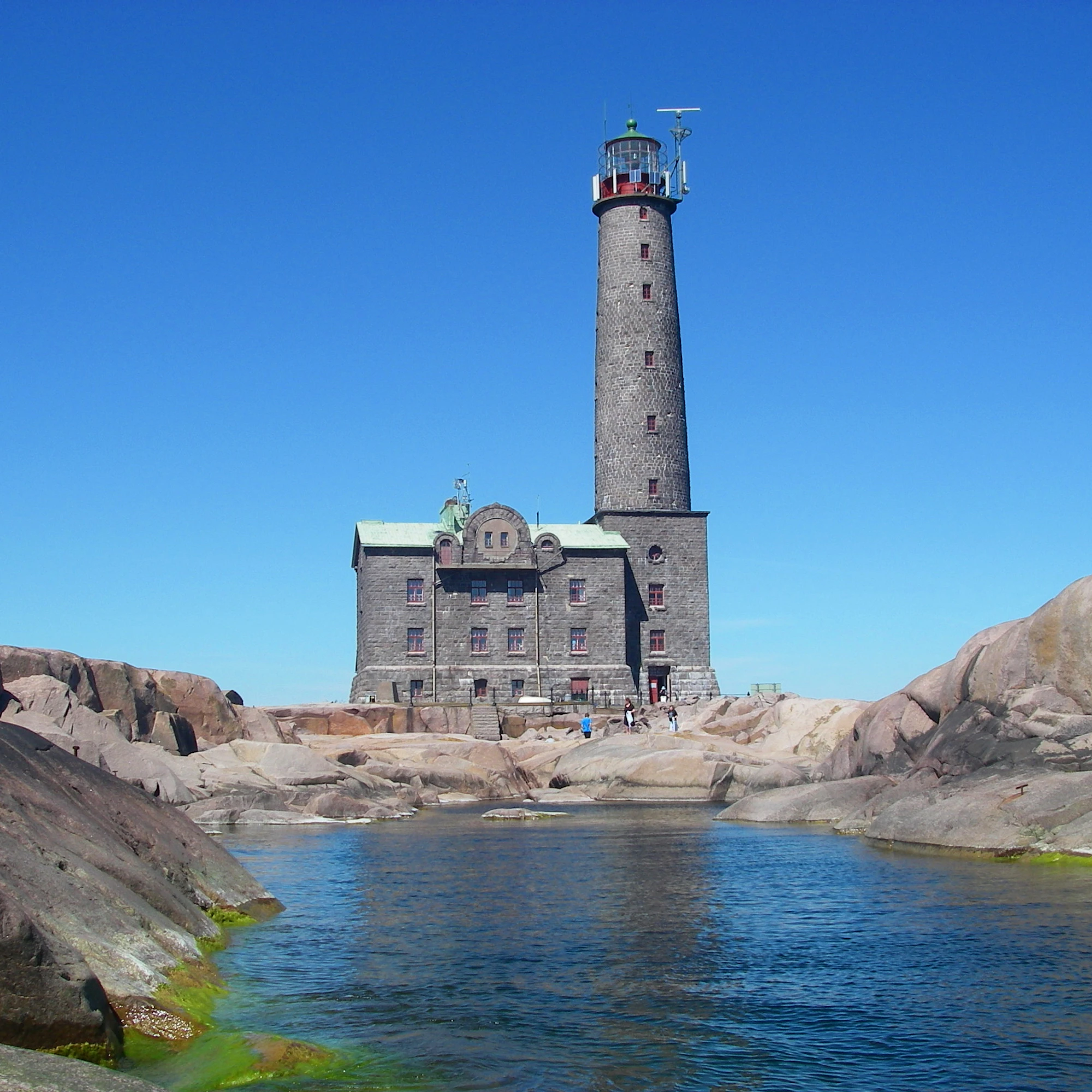 Puuttomalla luodolla kohoava Bengtskär on pohjoismaiden korkein majakka. Vuonna 1906 valmistunut graniittinen jugendmajakka on vaikuttava näky.