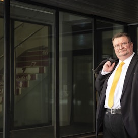Perussuomalaisten puoluesihteeri Arto Luukkanen lupaa puolueen lähtevän ensi vuoden eduskuntavaaleihin uudella poljennolla. Kampanjakärkenä on hyvinvointialueiden puuttuvat miljardit.