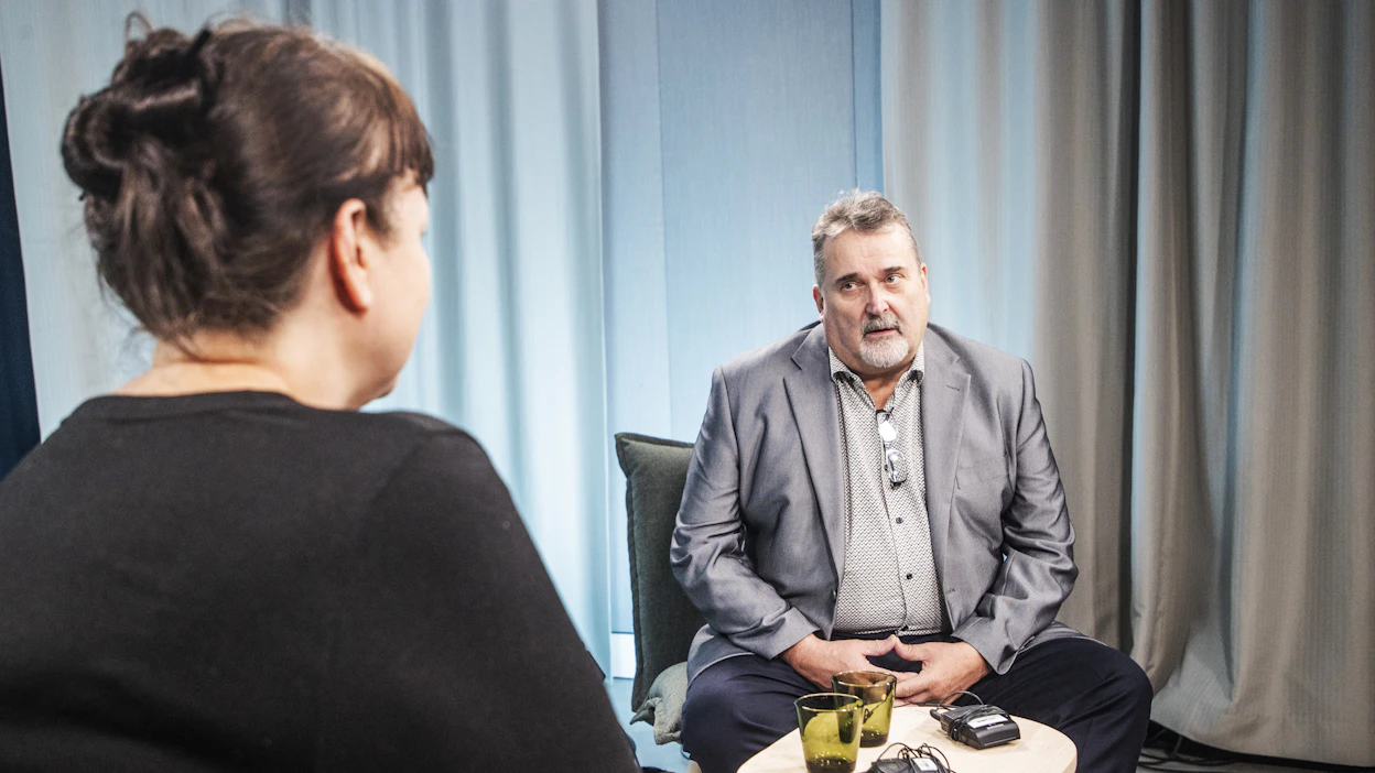 Kennelliiton hallituksen puheenjohtajana vielä hetken toimiva Esa Kukkonen vierailu MT Live -ohjelmassa.