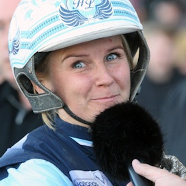 Hanna Lähdekorpi valmentaa Demir K.M.E.:tä, joka voitti neljännen Toto75-kohteen.